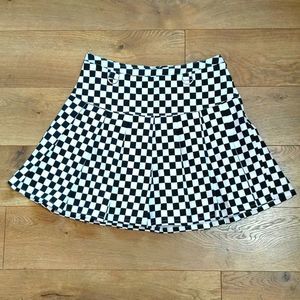 Hot Topic Silver Grommet Pleated Checkered Suspender Skirt M - no suspenders